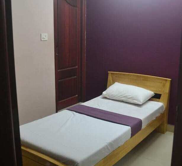 Отель The Mount Regency