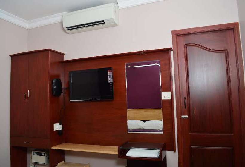 Отель The Mount Regency