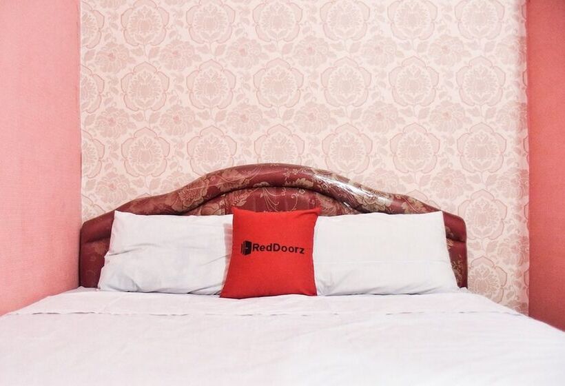 펜션 Reddoorz @ Pettarani Square