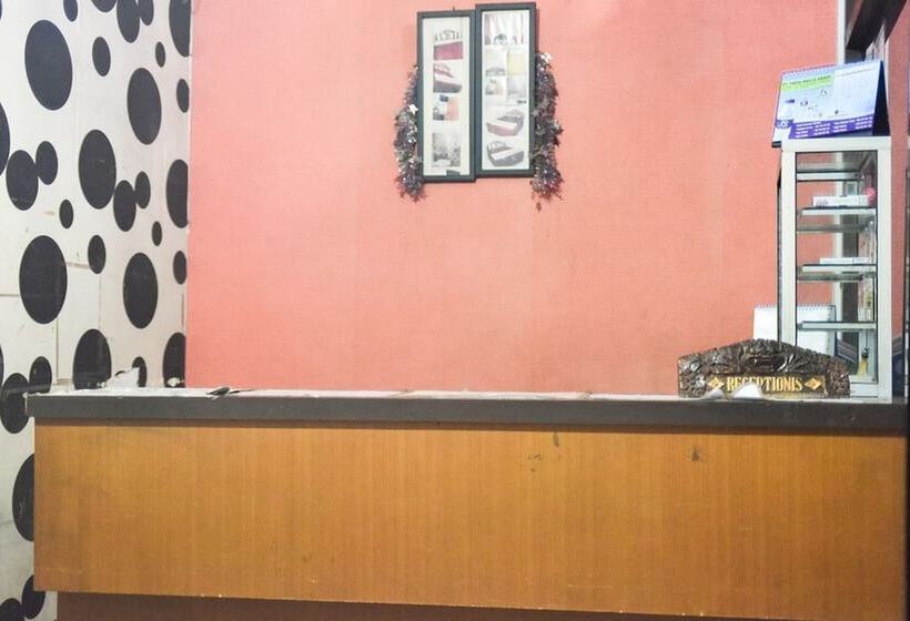 펜션 Reddoorz @ Pettarani Square