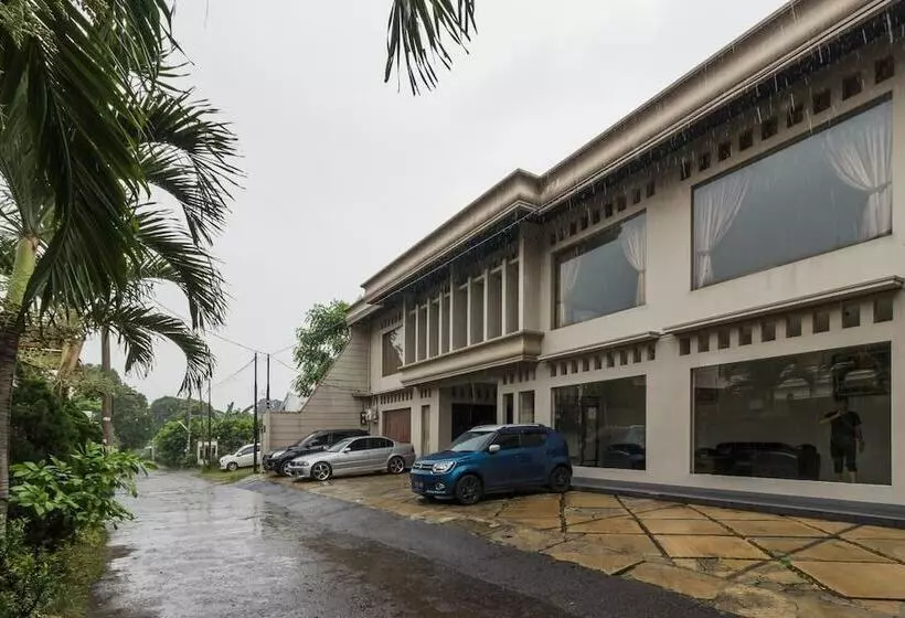 ペンション Reddoorz Syariah Near Taman Air Mancur Bogor
