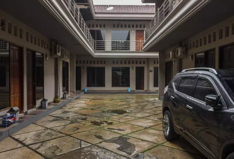 ペンション Reddoorz Syariah Near Taman Air Mancur Bogor