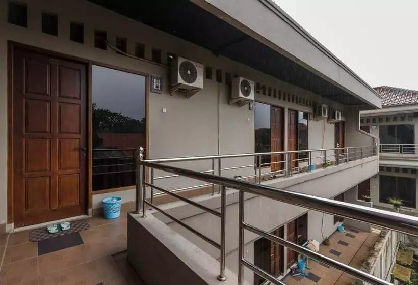 ペンション Reddoorz Syariah Near Taman Air Mancur Bogor