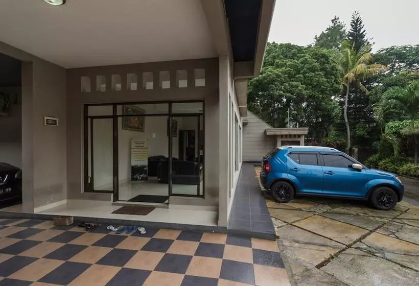 ペンション Reddoorz Syariah Near Taman Air Mancur Bogor