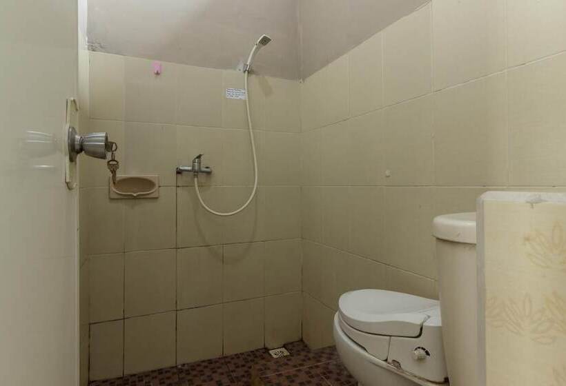 بنسيون Reddoorz Syariah Near Taman Air Mancur Bogor