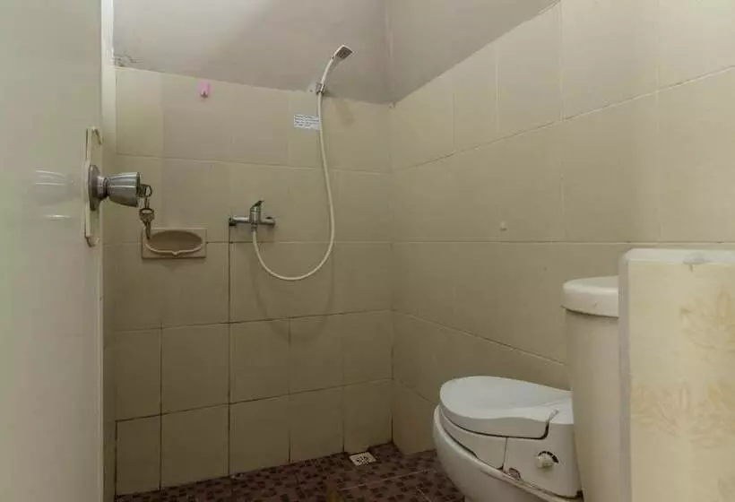 ペンション Reddoorz Syariah Near Taman Air Mancur Bogor