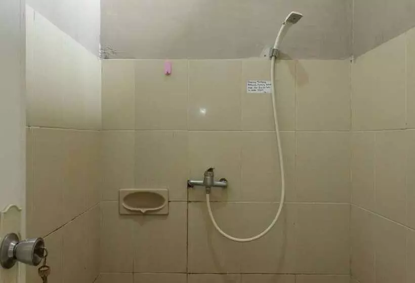 ペンション Reddoorz Syariah Near Taman Air Mancur Bogor