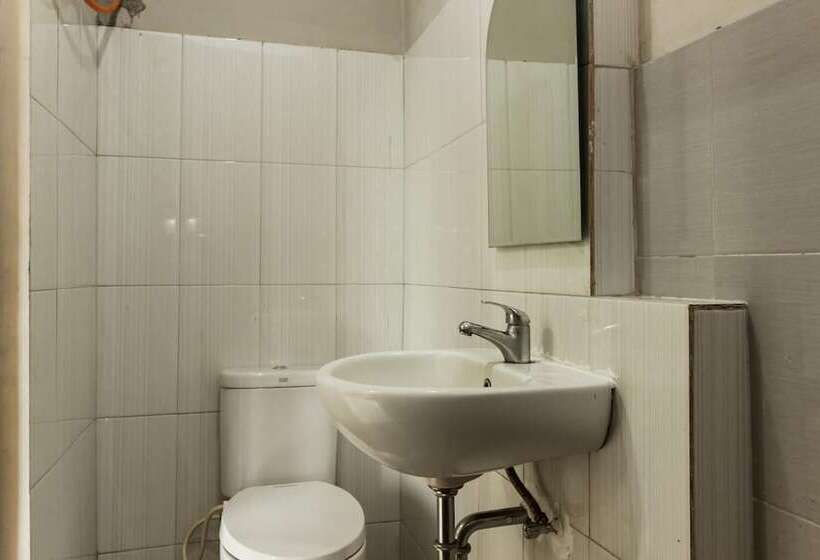 بنسيون Reddoorz Syariah Near Taman Air Mancur Bogor