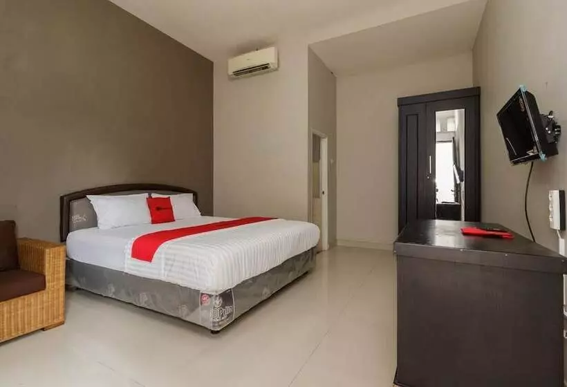 ペンション Reddoorz Syariah Near Taman Air Mancur Bogor