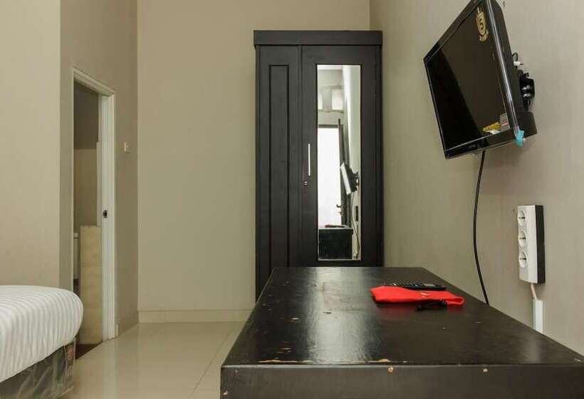 بنسيون Reddoorz Syariah Near Taman Air Mancur Bogor