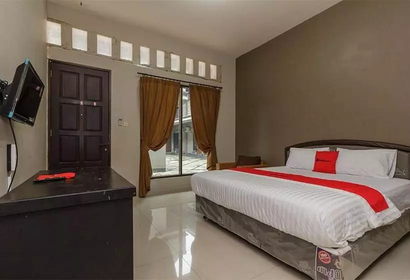 ペンション Reddoorz Syariah Near Taman Air Mancur Bogor