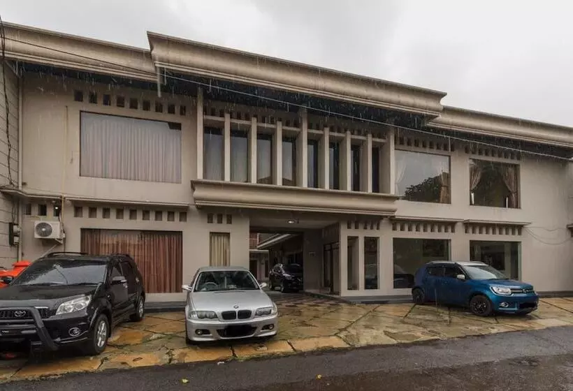 ペンション Reddoorz Syariah Near Taman Air Mancur Bogor