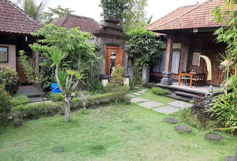 ベッドアンドブレックファースト Astana Swaha Villa