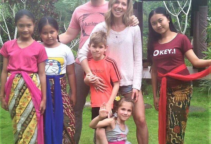 住宿加早餐 Astana Swaha Villa