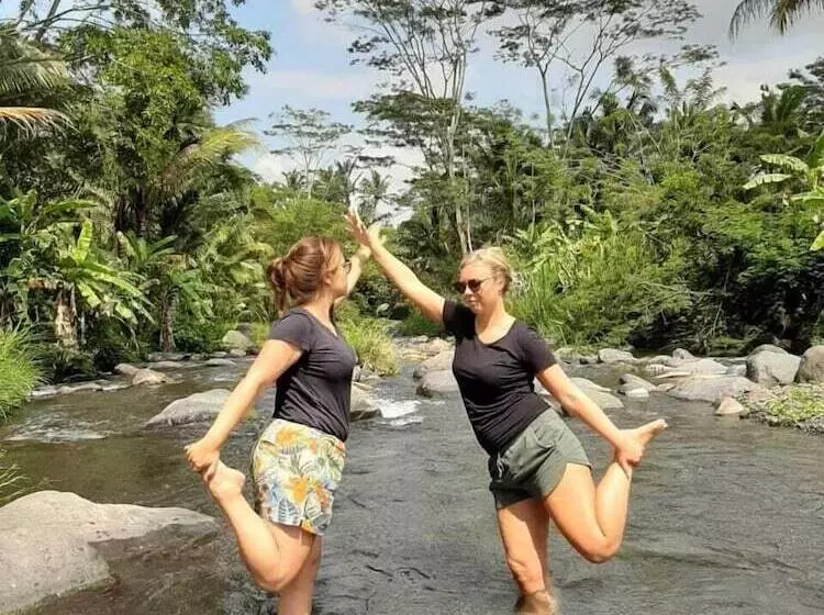 ベッドアンドブレックファースト Astana Swaha Villa