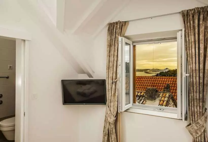 تختخواب و صبحانه Heritage Hotel Dea Hvar