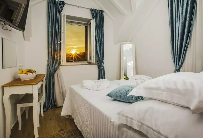 تختخواب و صبحانه Heritage Hotel Dea Hvar