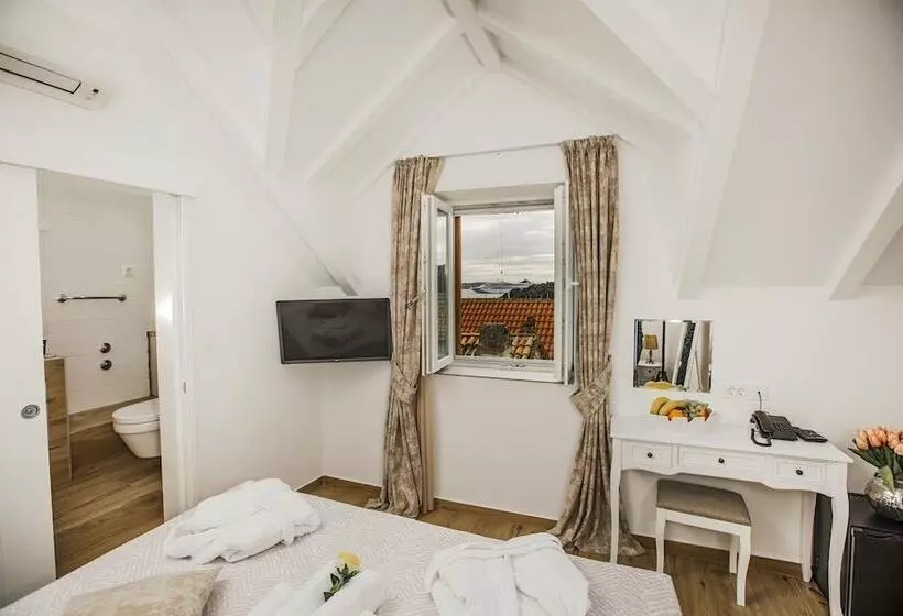 تختخواب و صبحانه Heritage Hotel Dea Hvar