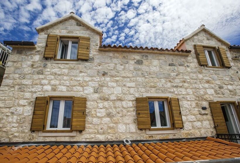 مبيت وإفطار Heritage Hotel Dea Hvar