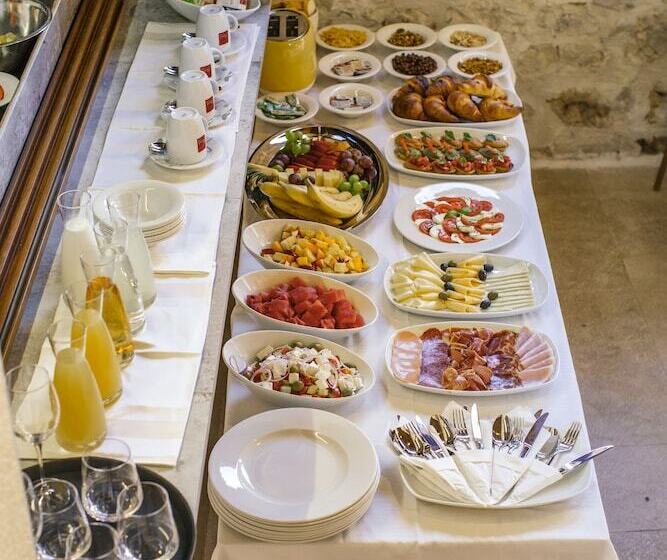 مبيت وإفطار Heritage Hotel Dea Hvar