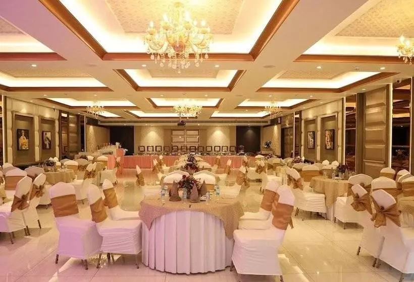 ホテル Aagaaz For Luxury Stay And Celebration