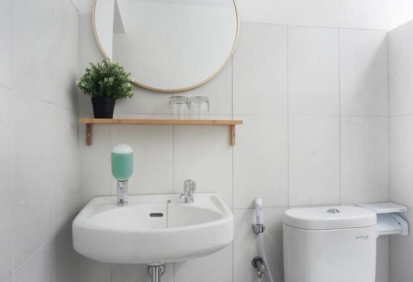 Otel Collection O 9 Villa Ubud Anyer