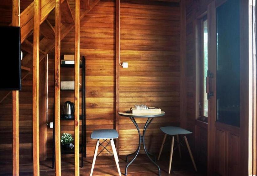 Otel Collection O 9 Villa Ubud Anyer