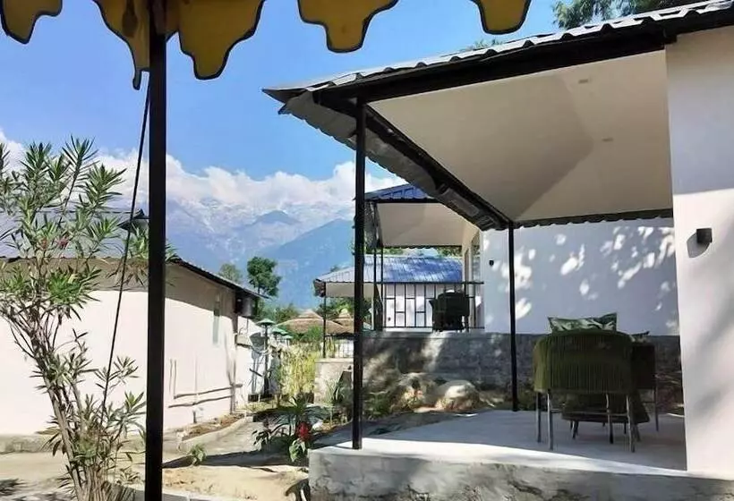 هتل Dev Bhoomi Farms & Cottages