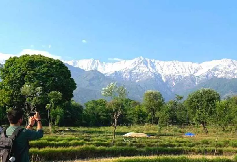 هتل Dev Bhoomi Farms & Cottages