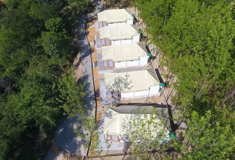 هتل Dev Bhoomi Farms & Cottages