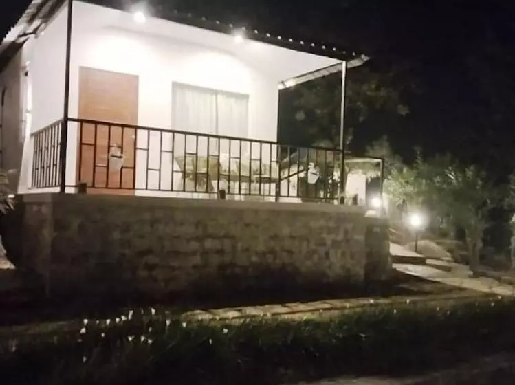 هتل Dev Bhoomi Farms & Cottages