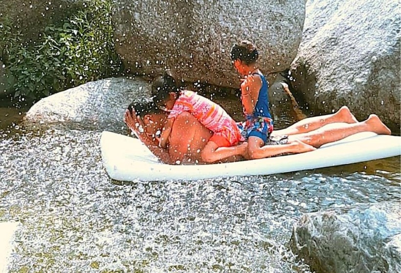 בית מלון כפרי Dev Bhoomi Farms & Cottages