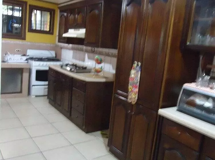 Hotelli Hospedaje Yaldai