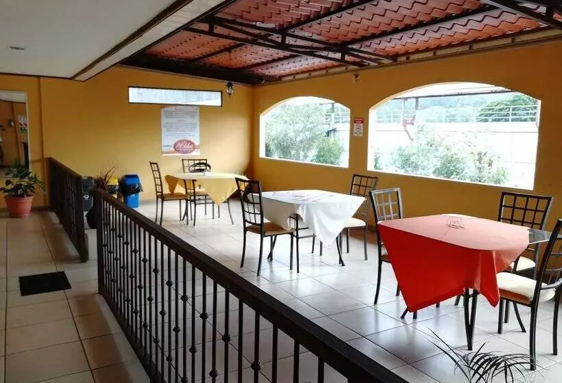 Hotelli Hospedaje Yaldai