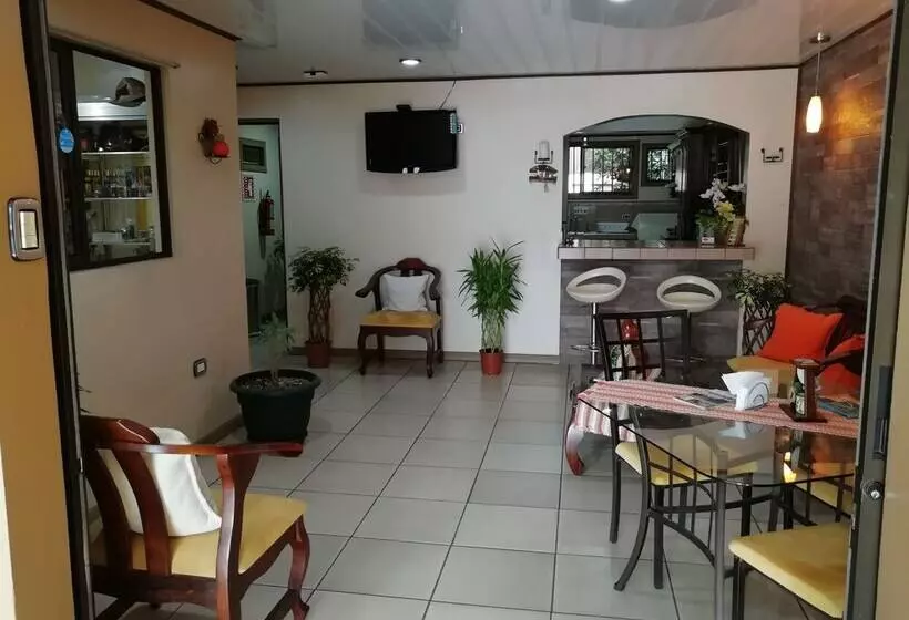 Hotelli Hospedaje Yaldai