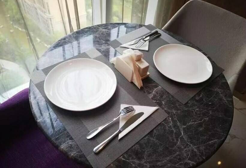 Orange Hotel Select North Railway