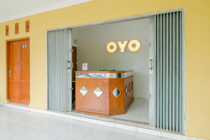 בית מלון כפרי Ratu Pantai By Oyo Rooms
