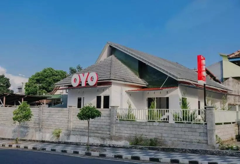 ホテル Simpang Alun Alun Residence By Oyo Rooms