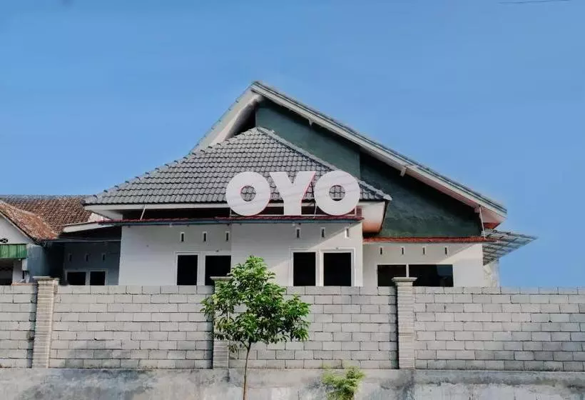 ホテル Simpang Alun Alun Residence By Oyo Rooms
