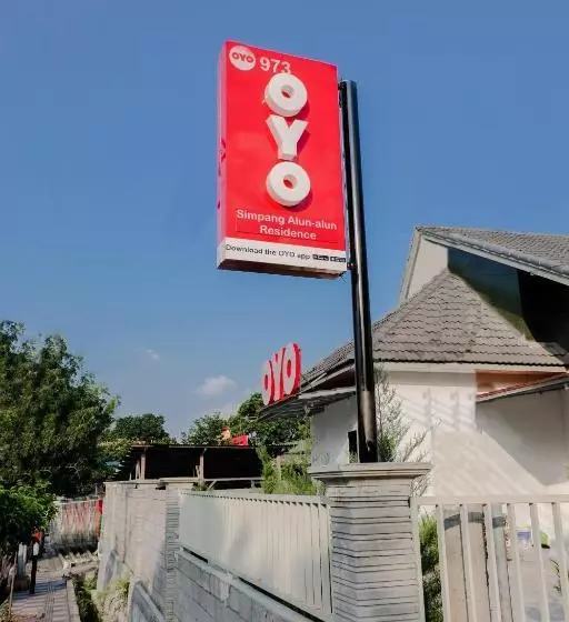 ホテル Simpang Alun Alun Residence By Oyo Rooms