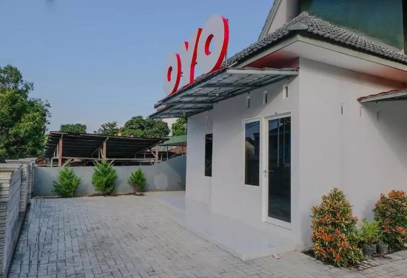 ホテル Simpang Alun Alun Residence By Oyo Rooms