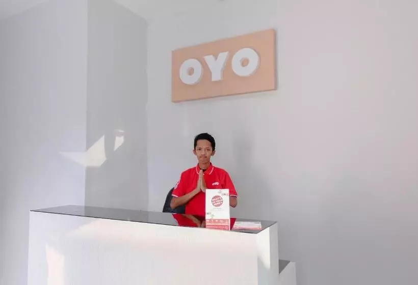 ホテル Simpang Alun Alun Residence By Oyo Rooms