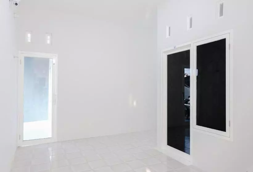 ホテル Simpang Alun Alun Residence By Oyo Rooms