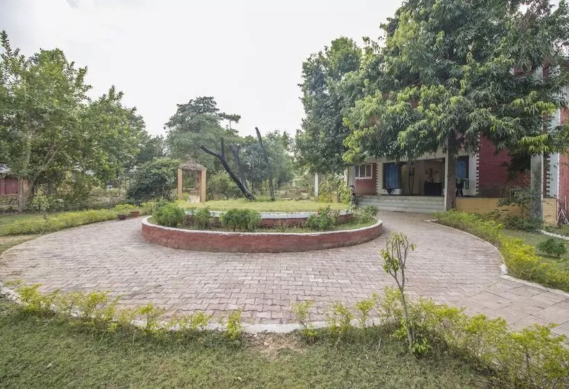 Hotelli Tribal Wood Resort