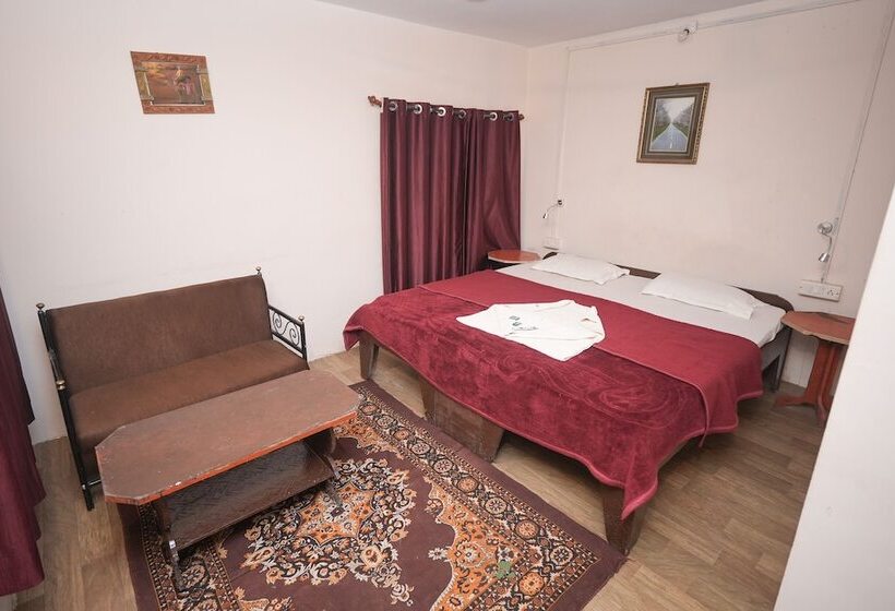 בית מלון כפרי Tribal Wood Resort