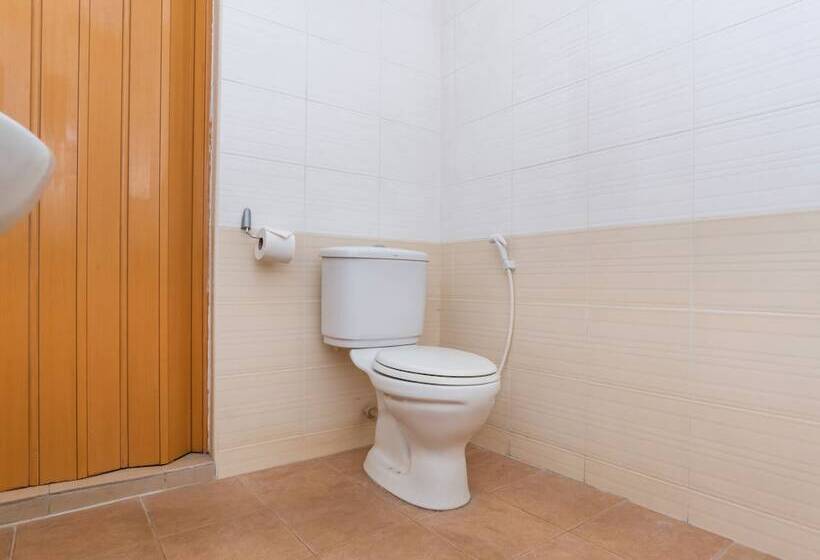 Neo Pegasus Hotel By Oyo Rooms