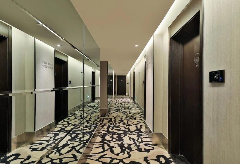 Orange Hotel Select North Railway