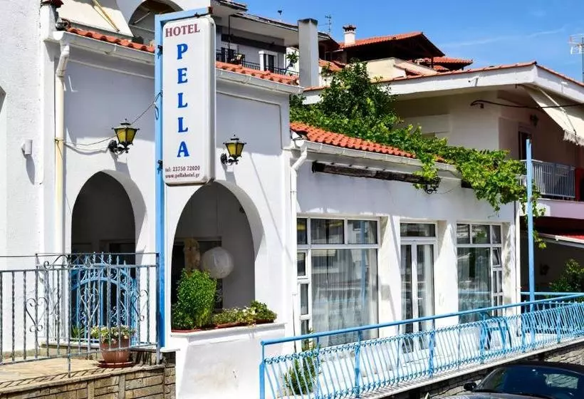 Pella Hotel   New