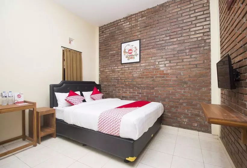 پانسیون Annisa Syariah Guest House By Oyo Rooms