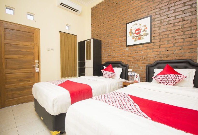 펜션 Annisa Syariah Guest House By Oyo Rooms